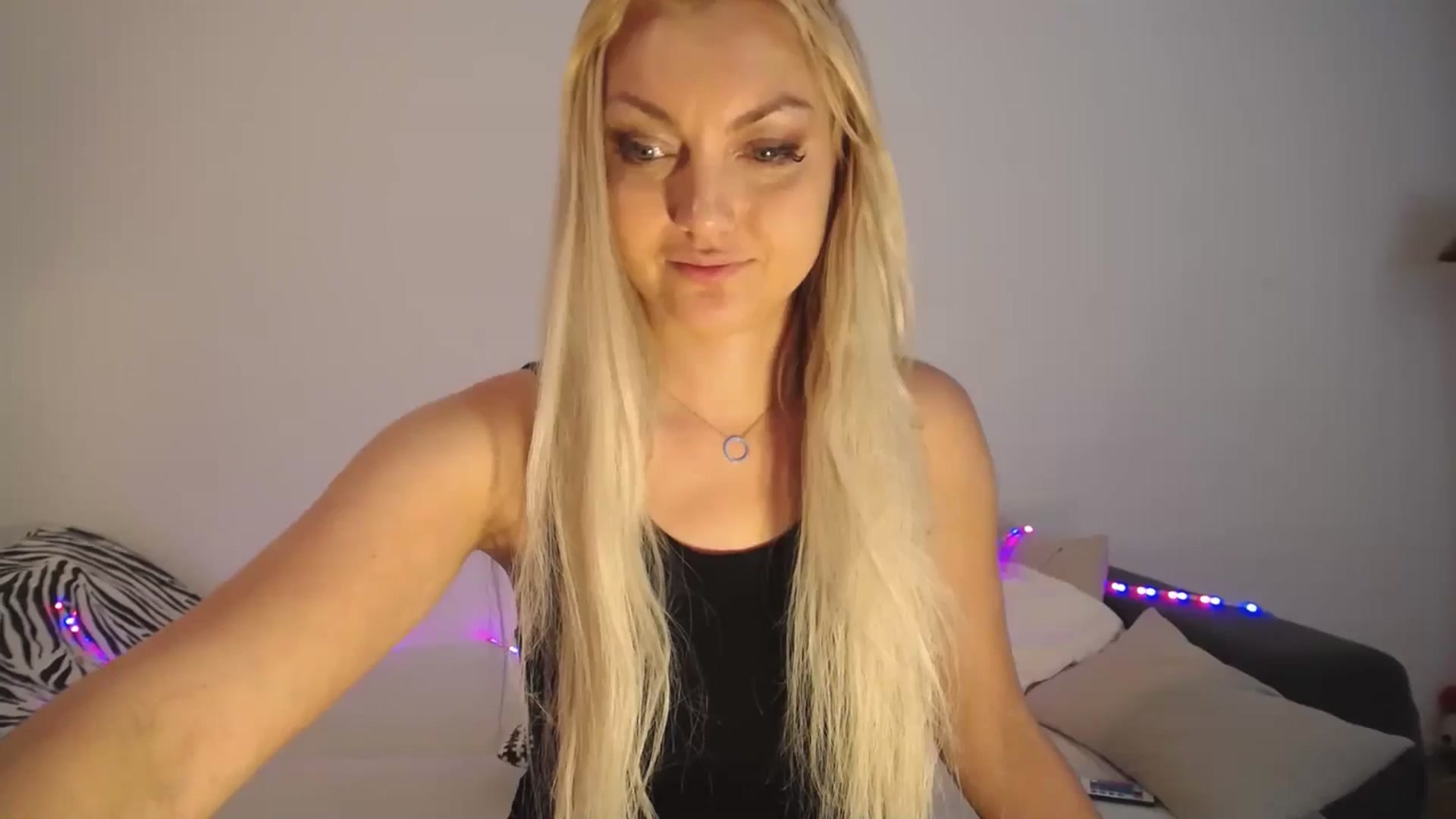 Gallery image thumbnail from AlissyaMay's myfreecams stream on, 06/10/2025, 08:52 image 7 of 20
