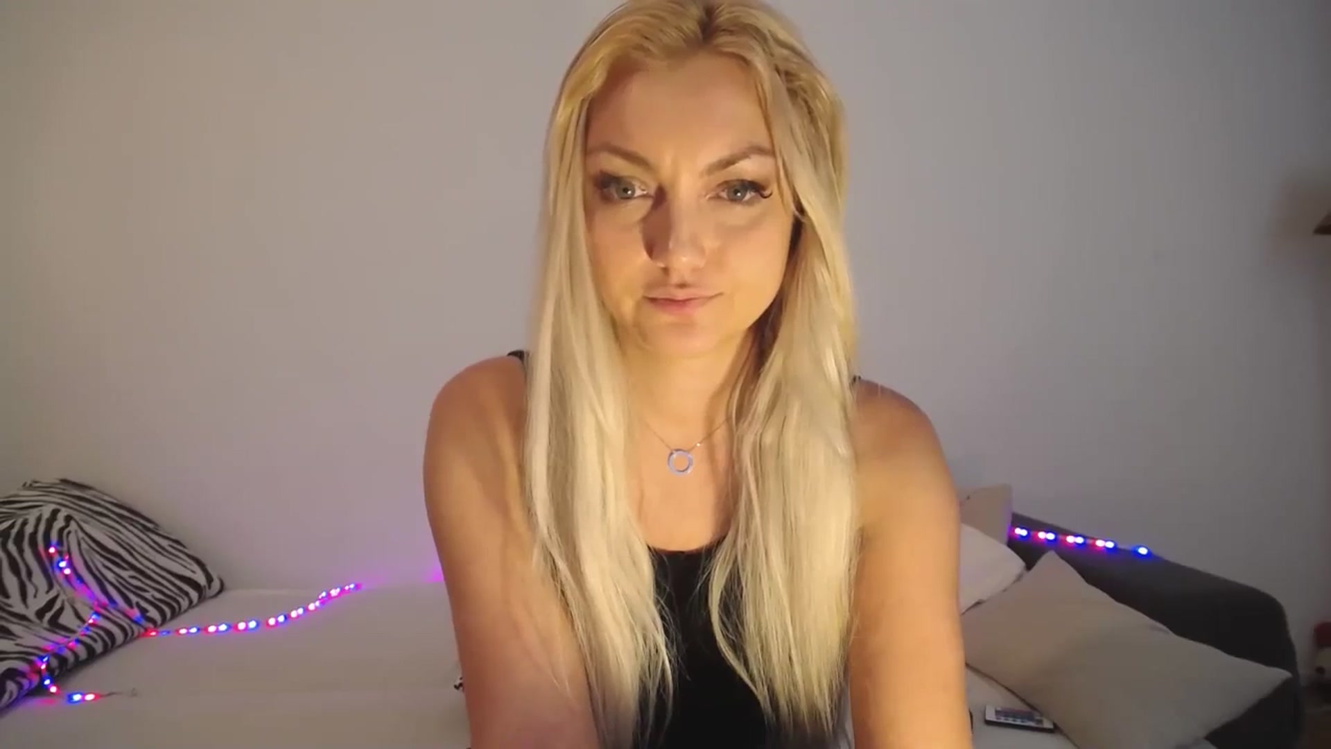 Gallery image thumbnail from AlissyaMay's myfreecams stream on, 06/10/2025, 08:52 image 10 of 20