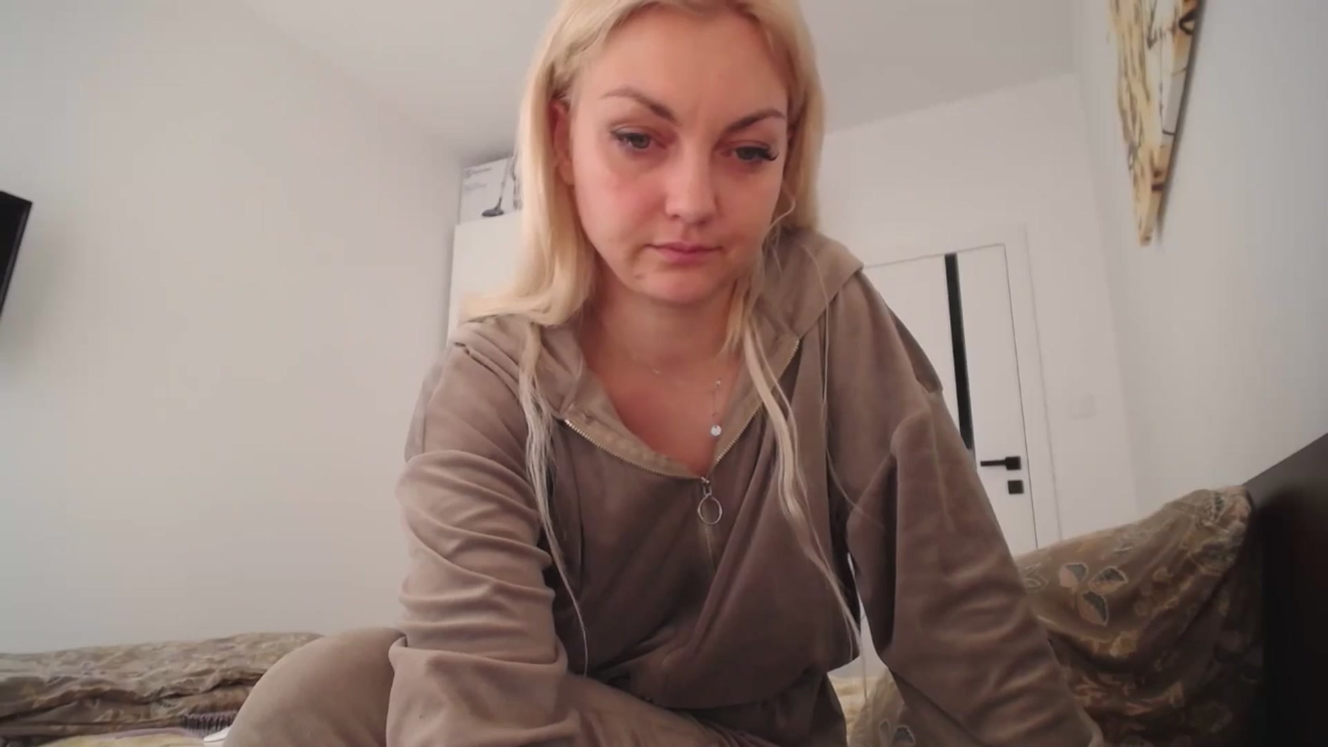 Gallery image thumbnail from AlissyaMay's myfreecams stream on, 06/12/2025, 05:22 image 2 of 20