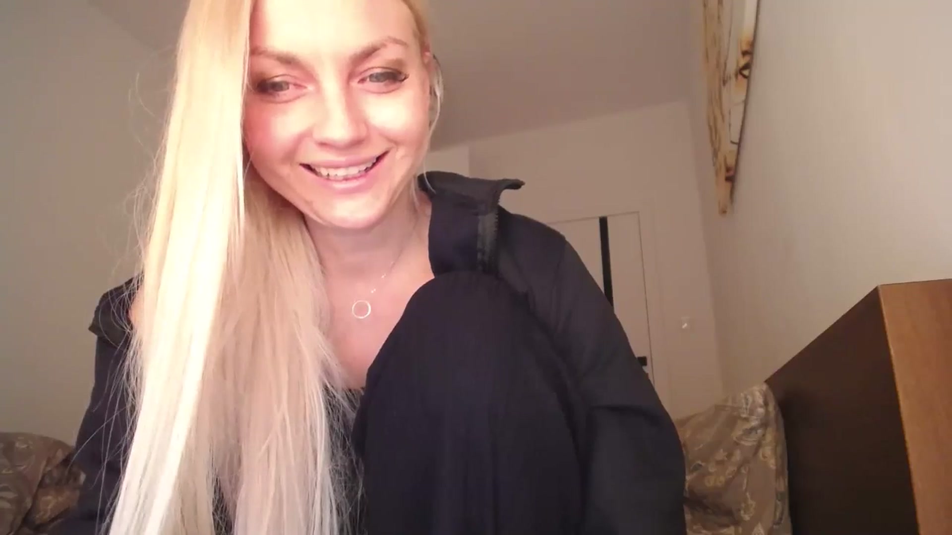 Gallery image thumbnail from AlissyaMay's myfreecams stream on, 06/12/2025, 19:07 image 12 of 20