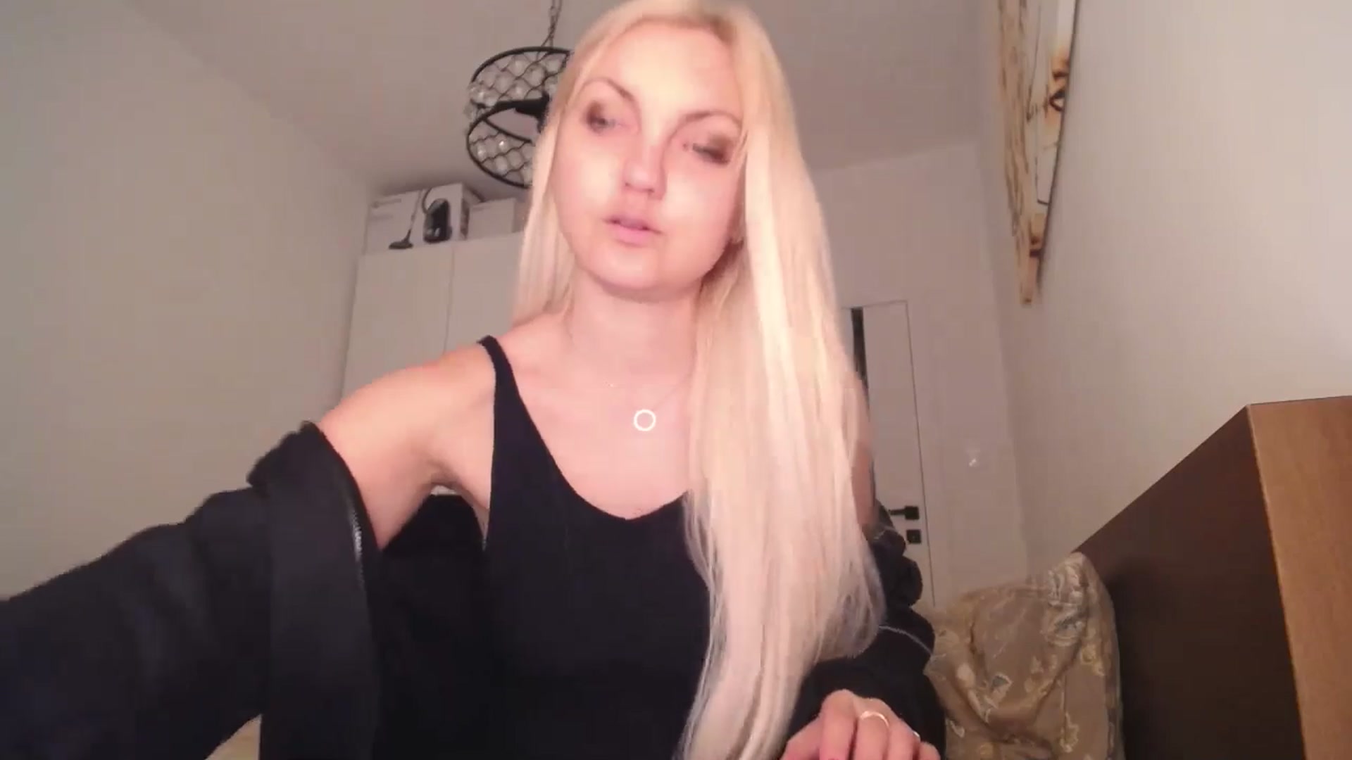 Gallery image thumbnail from AlissyaMay's myfreecams stream on, 06/12/2025, 19:07 image 2 of 20
