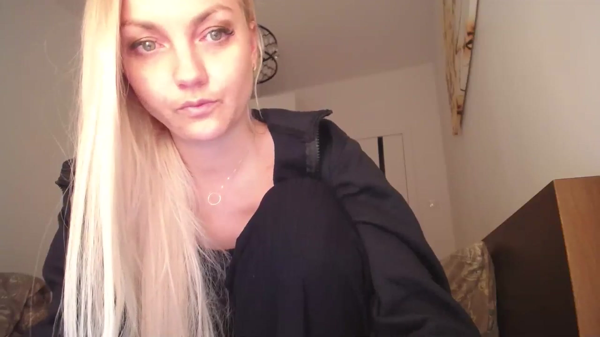 Gallery image thumbnail from AlissyaMay's myfreecams stream on, 06/12/2025, 19:07 image 11 of 20