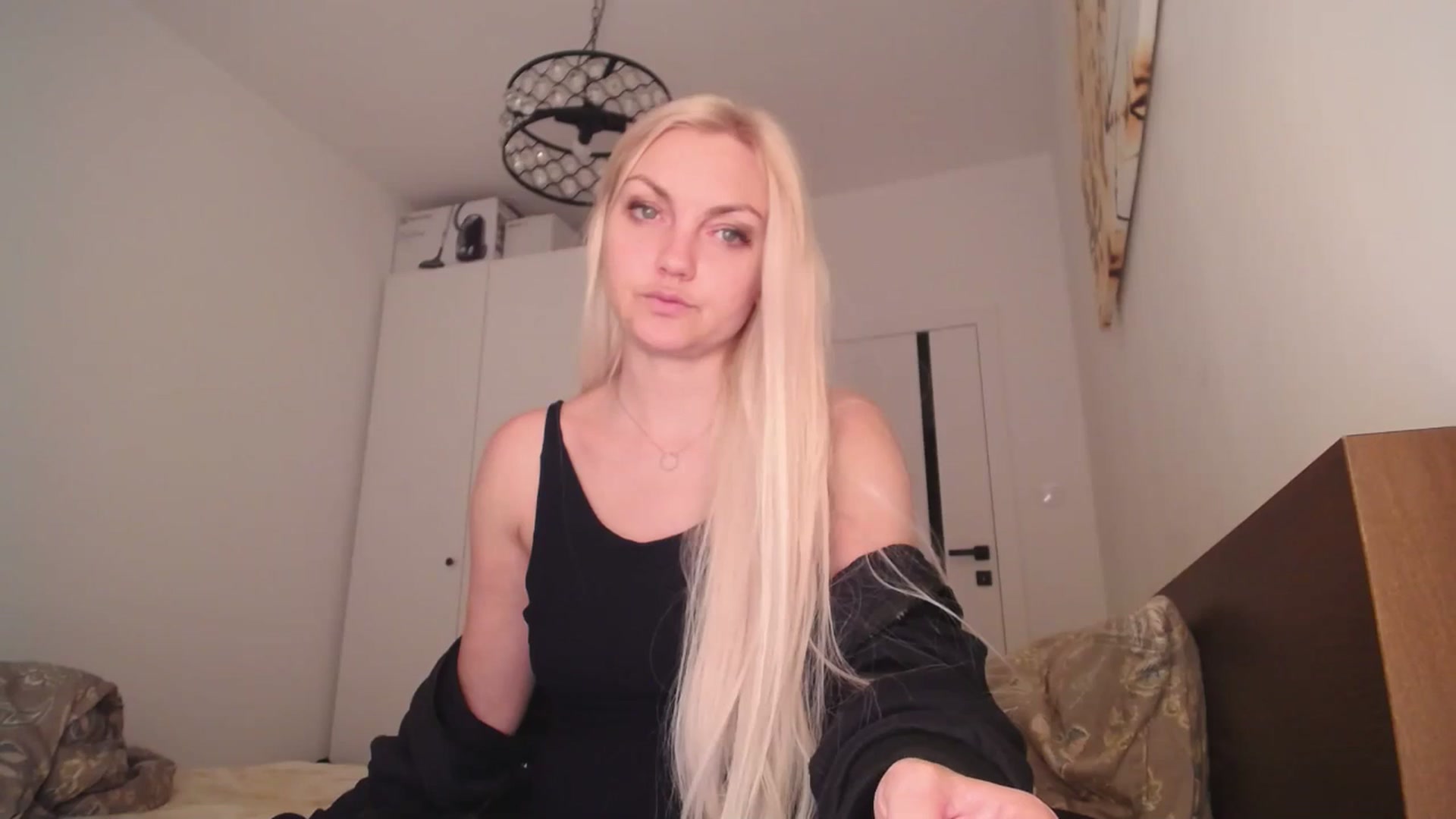 Gallery image thumbnail from AlissyaMay's myfreecams stream on, 06/12/2025, 19:07 image 3 of 20