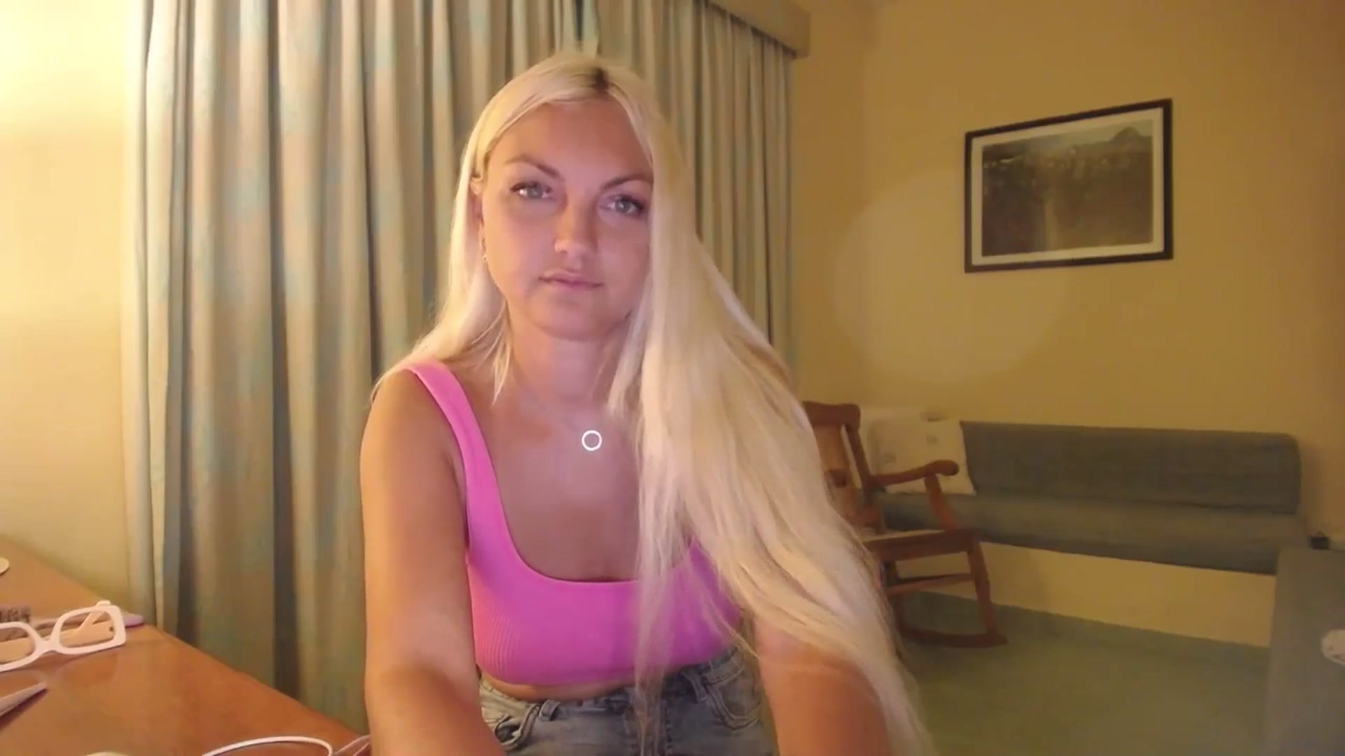 Gallery image thumbnail from AlissyaMay's myfreecams stream on, 07/11/2025, 05:33 image 17 of 20