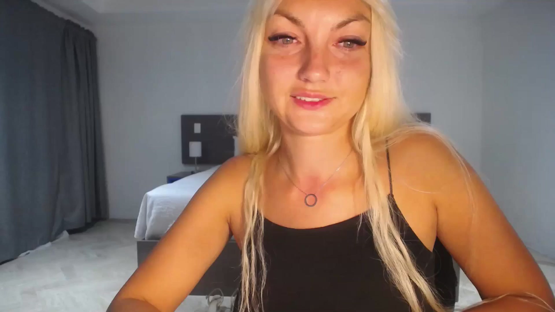 Gallery image thumbnail from AlissyaMay's myfreecams stream on, 07/23/2025, 08:01 image 5 of 20