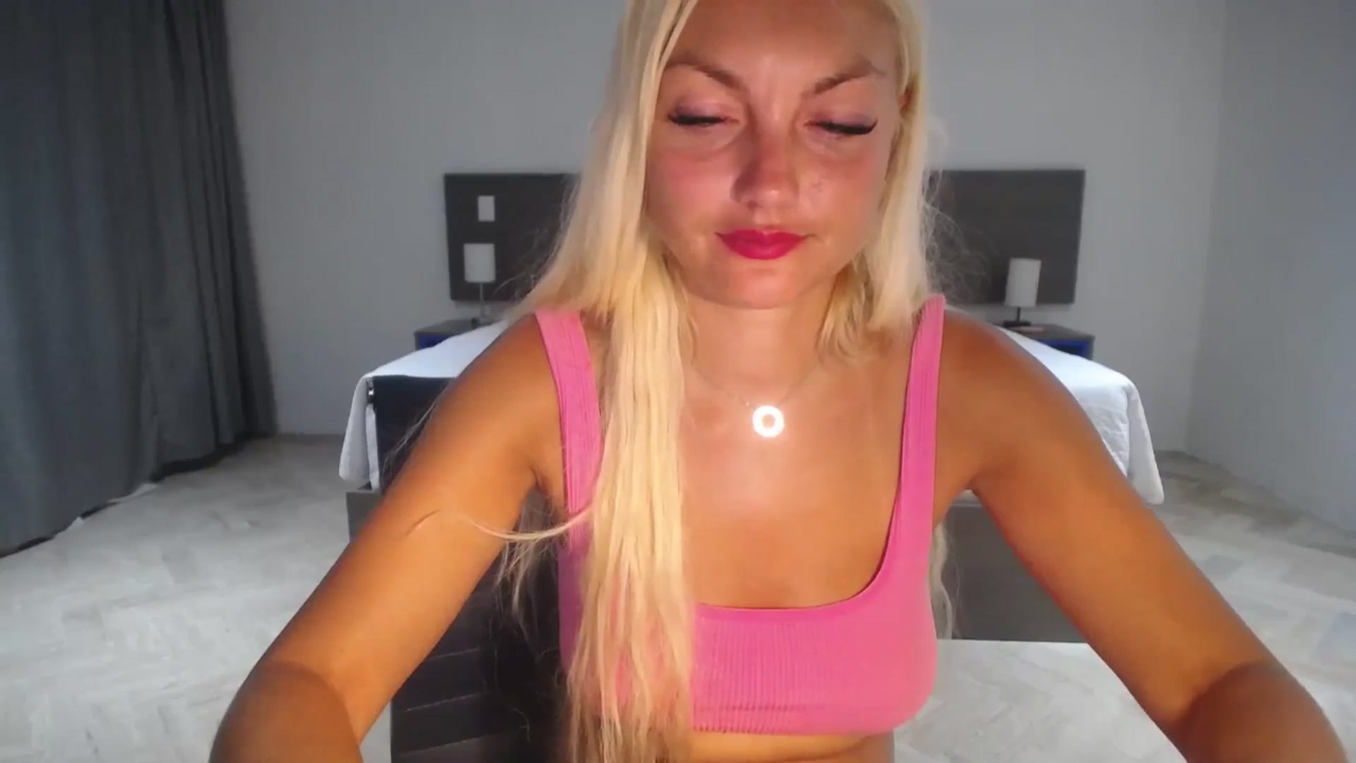 Gallery image thumbnail from AlissyaMay's myfreecams stream on, 07/24/2025, 07:50 image 18 of 20