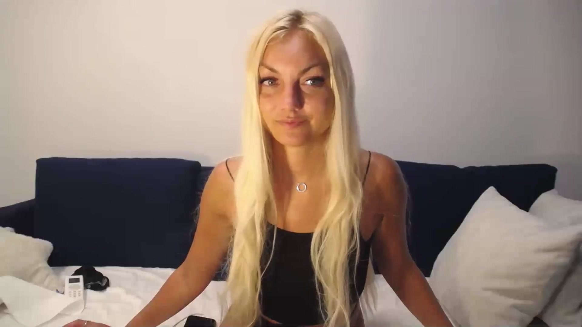 Gallery image thumbnail from AlissyaMay's myfreecams stream on, 08/05/2025, 05:03 image 17 of 20