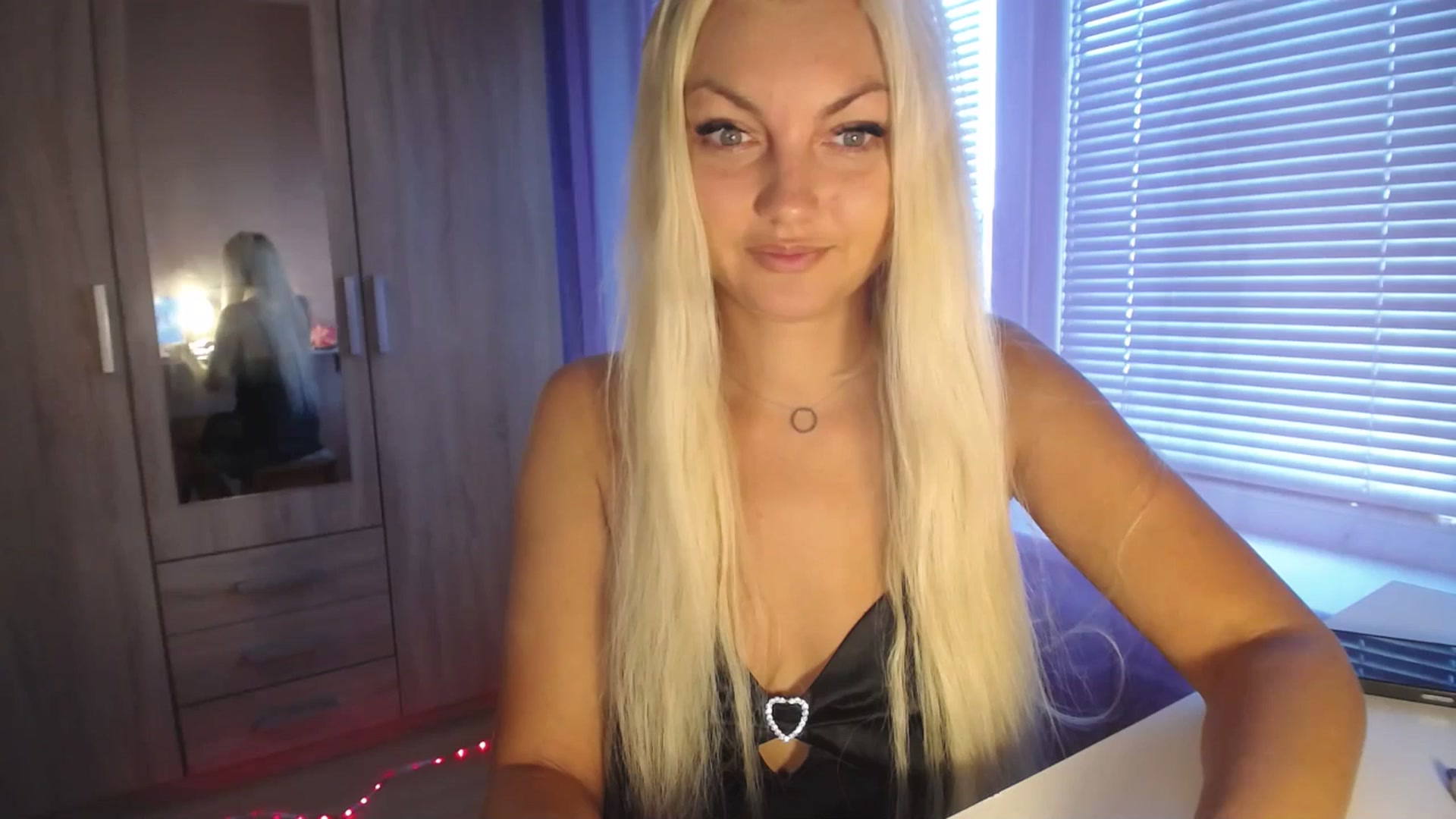 Gallery image thumbnail from AlissyaMay's myfreecams stream on, 08/11/2025, 08:00 image 2 of 20