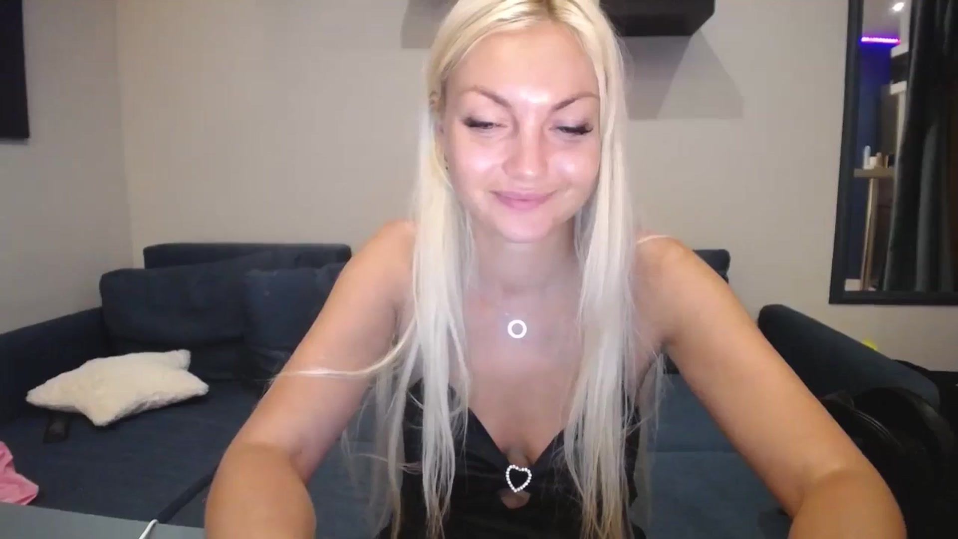 Gallery image thumbnail from AlissyaMay's myfreecams stream on, 08/12/2025, 11:09 image 7 of 20