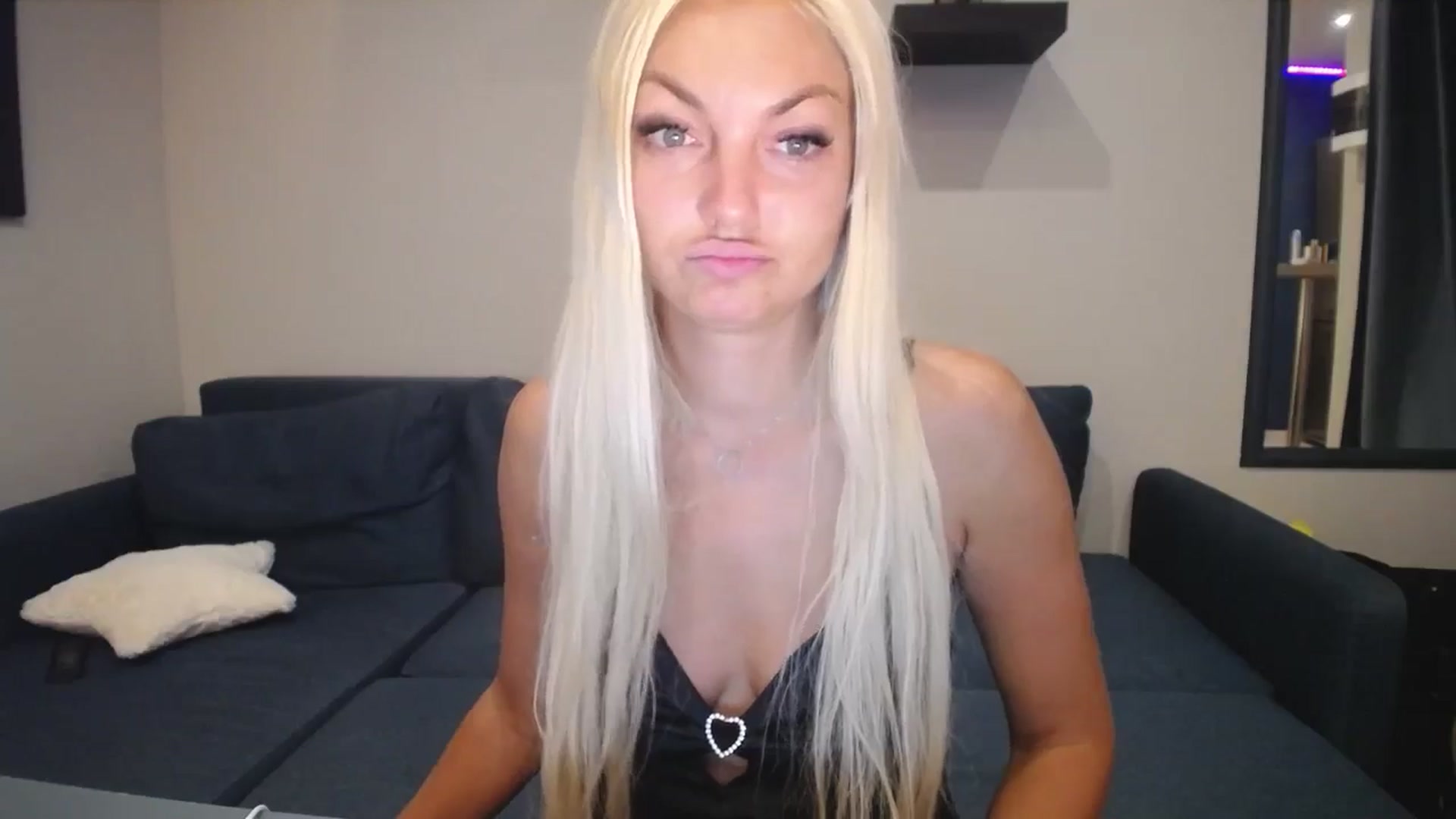 Gallery image thumbnail from AlissyaMay's myfreecams stream on, 08/12/2025, 13:28 image 8 of 20