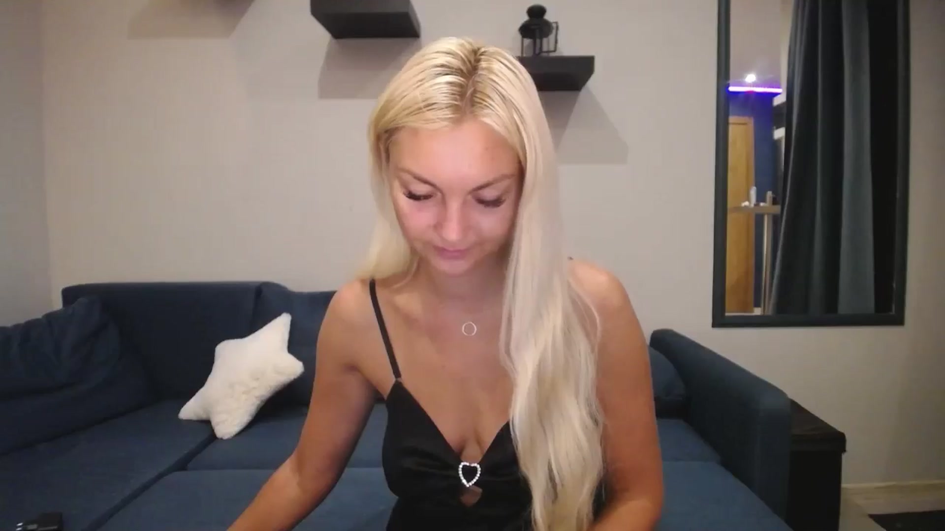 Gallery image thumbnail from AlissyaMay's myfreecams stream on, 08/13/2025, 07:28 image 3 of 20