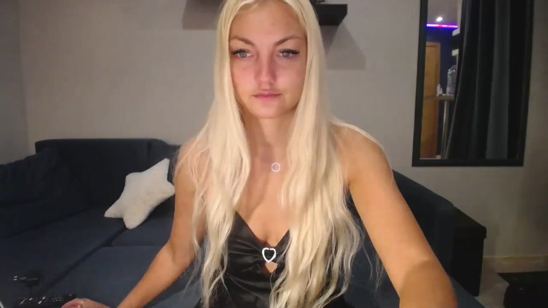 Gallery image thumbnail from AlissyaMay's myfreecams stream on, 08/13/2025, 08:14 image 8 of 20