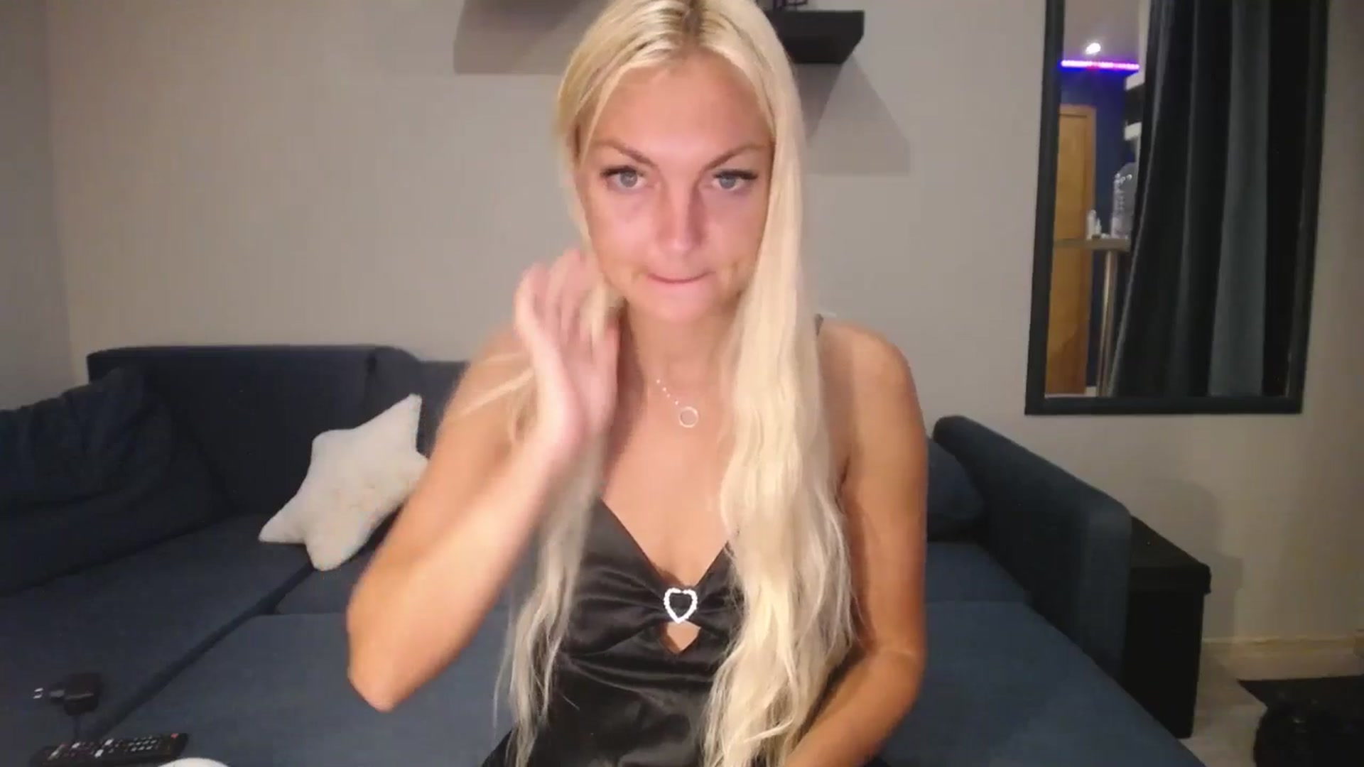 Gallery image thumbnail from AlissyaMay's myfreecams stream on, 08/13/2025, 08:14 image 12 of 20