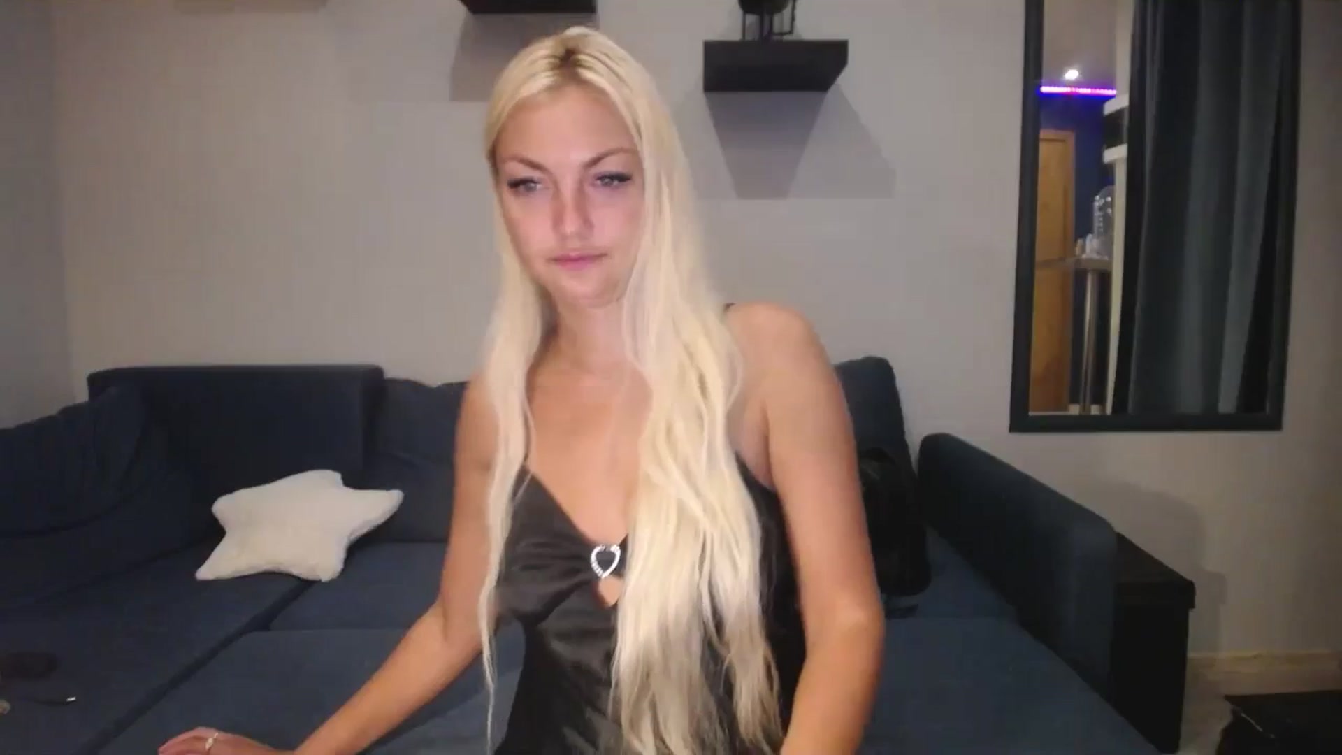 Gallery image thumbnail from AlissyaMay's myfreecams stream on, 08/13/2025, 11:52 image 13 of 20