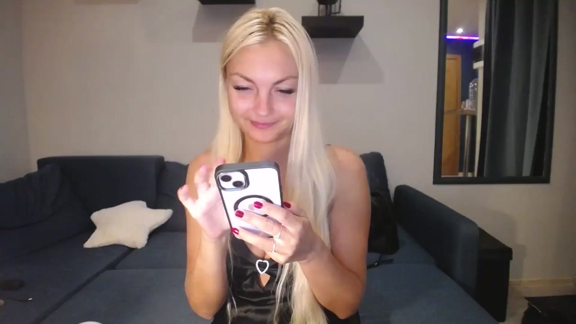 Gallery image thumbnail from AlissyaMay's myfreecams stream on, 08/13/2025, 11:52 image 19 of 20