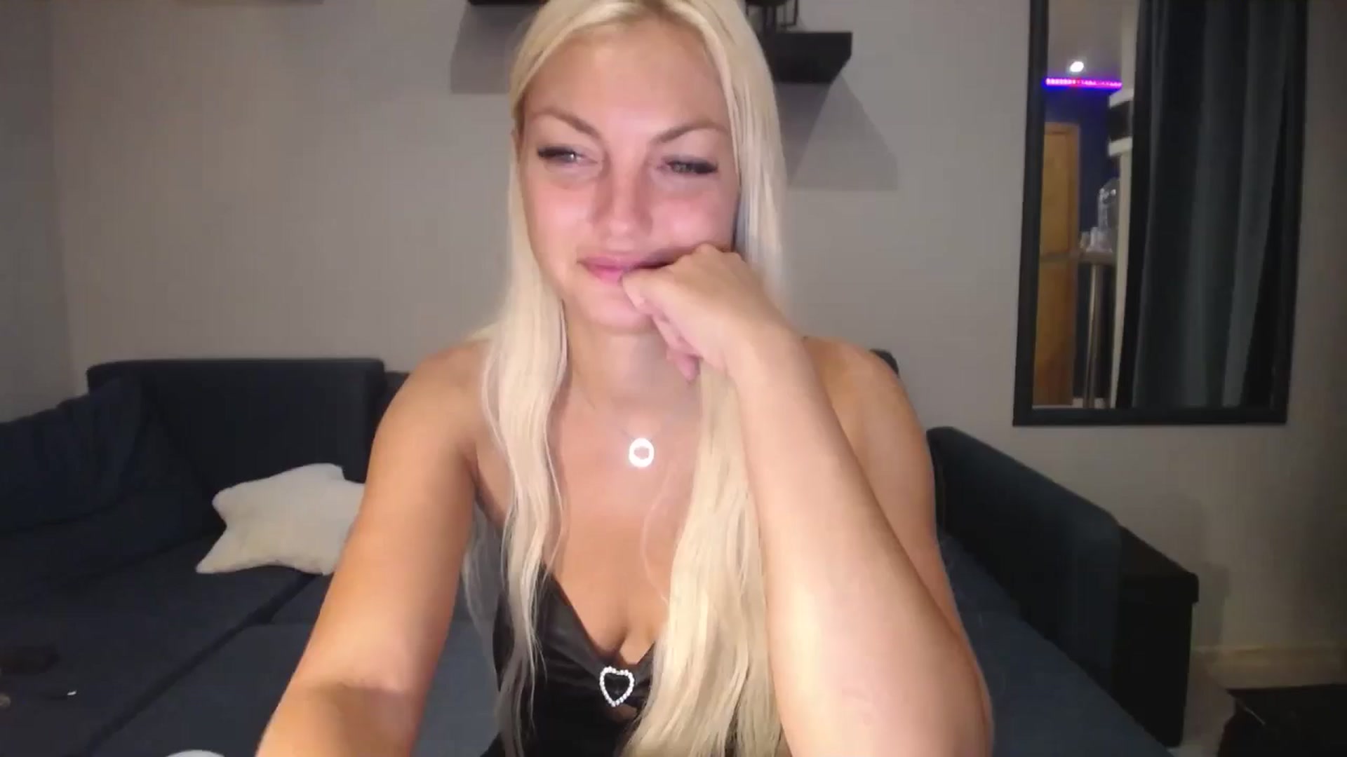 Gallery image thumbnail from AlissyaMay's myfreecams stream on, 08/13/2025, 11:52 image 10 of 20