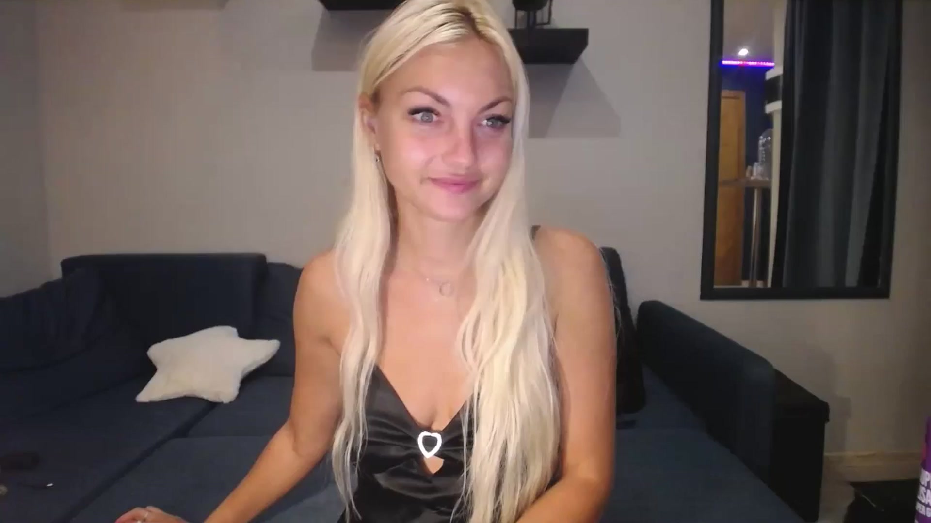 Gallery image thumbnail from AlissyaMay's myfreecams stream on, 08/13/2025, 11:52 image 1 of 20