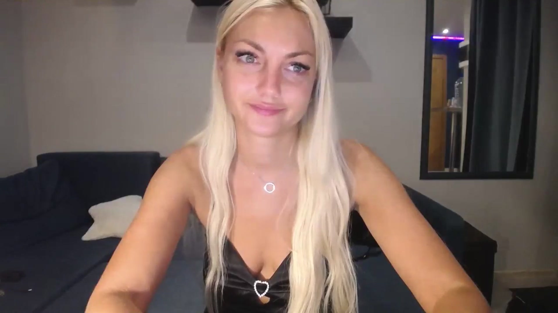 Gallery image thumbnail from AlissyaMay's myfreecams stream on, 08/13/2025, 11:52 image 4 of 20