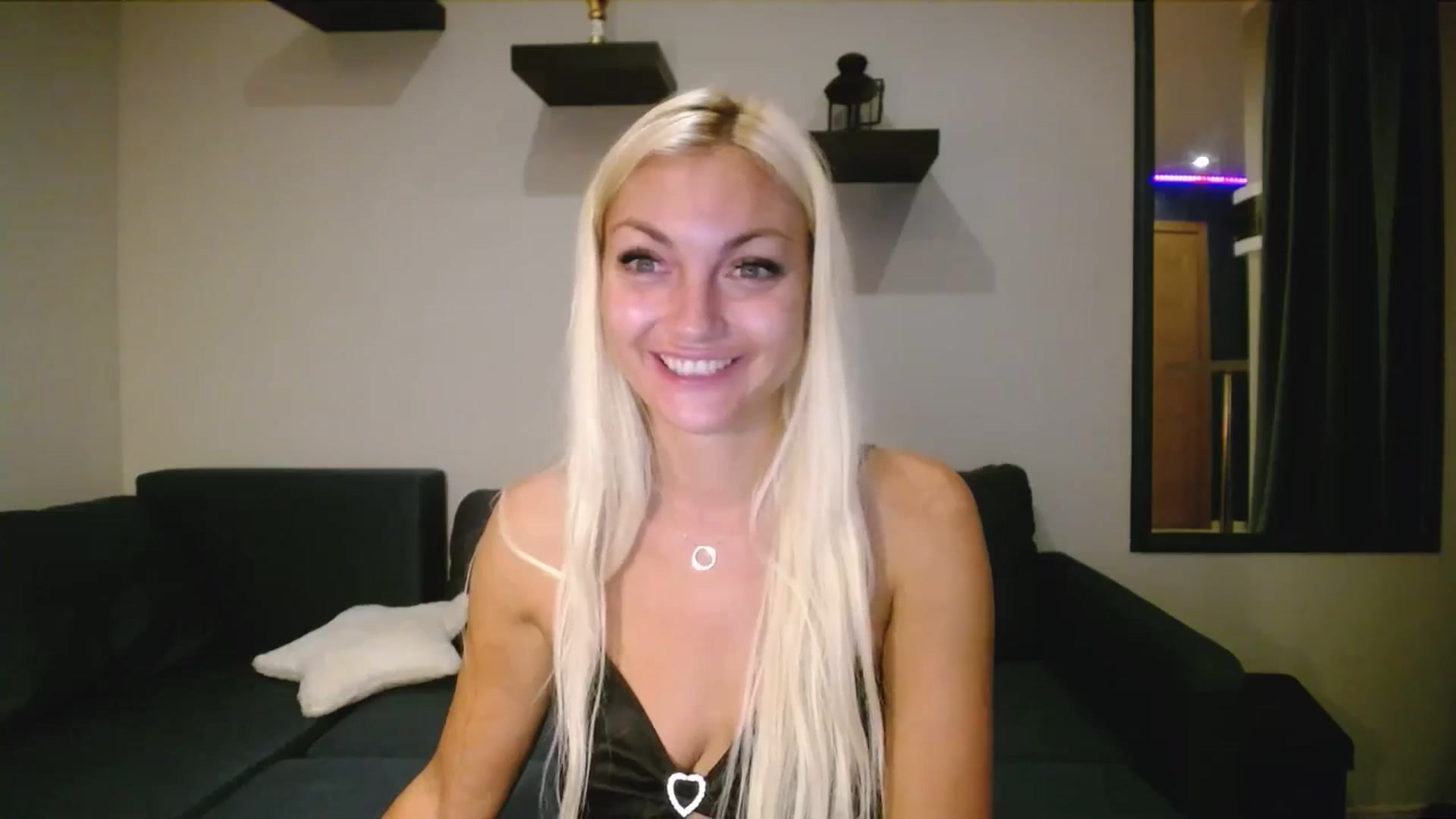 Gallery image thumbnail from AlissyaMay's myfreecams stream on, 08/15/2025, 13:13 image 2 of 20