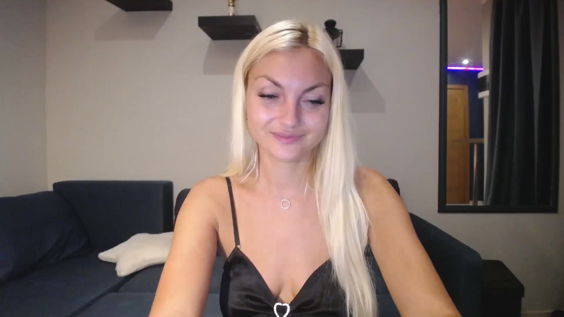 Gallery image thumbnail from AlissyaMay's myfreecams stream on, 08/15/2025, 13:13 image 1 of 20