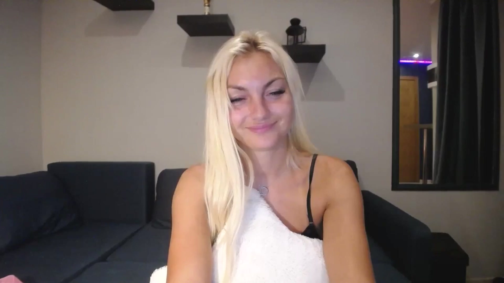 Gallery image thumbnail from AlissyaMay's myfreecams stream on, 08/15/2025, 14:21 image 18 of 20