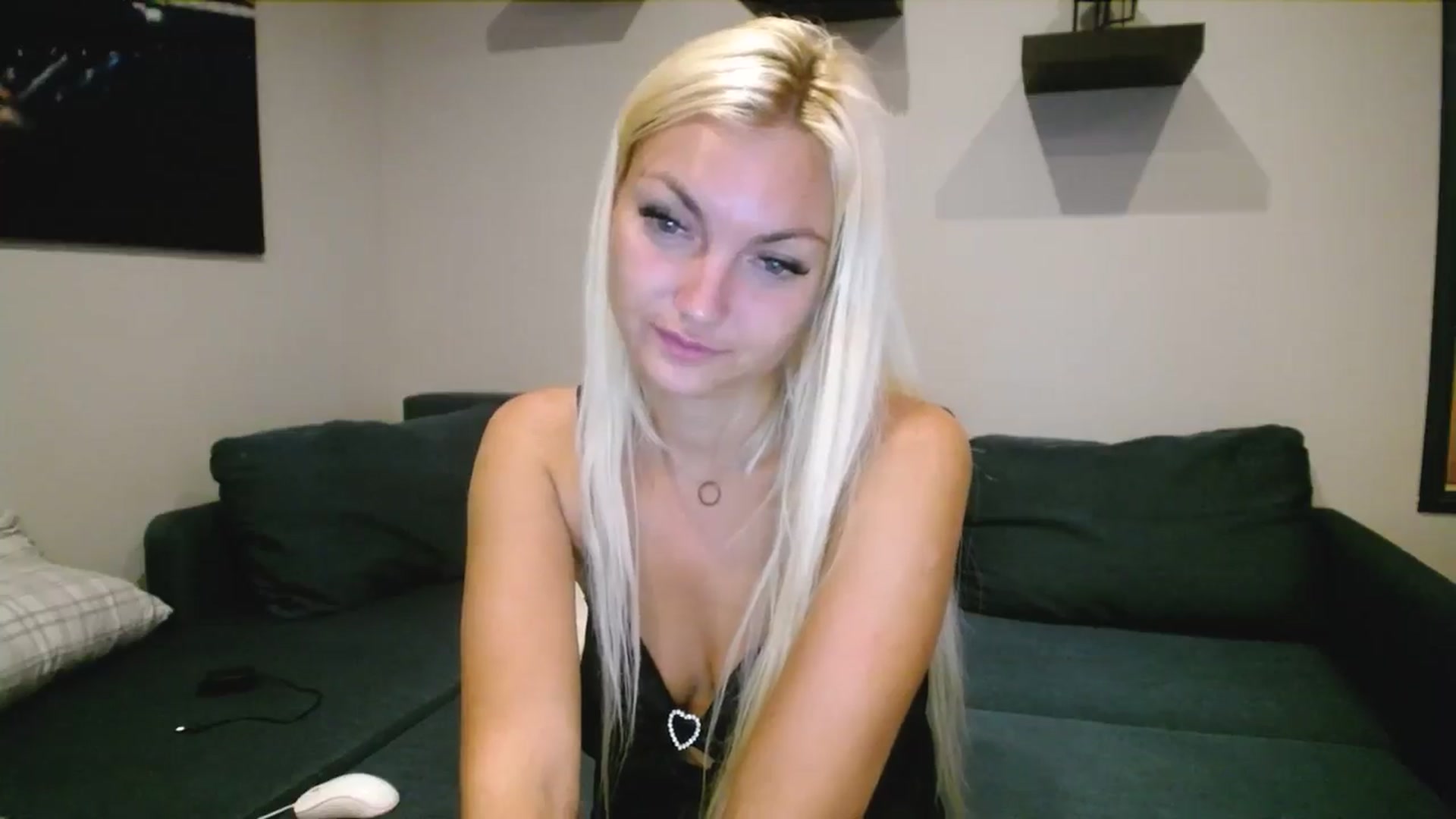 Gallery image thumbnail from AlissyaMay's myfreecams stream on, 08/15/2025, 19:54 image 20 of 20