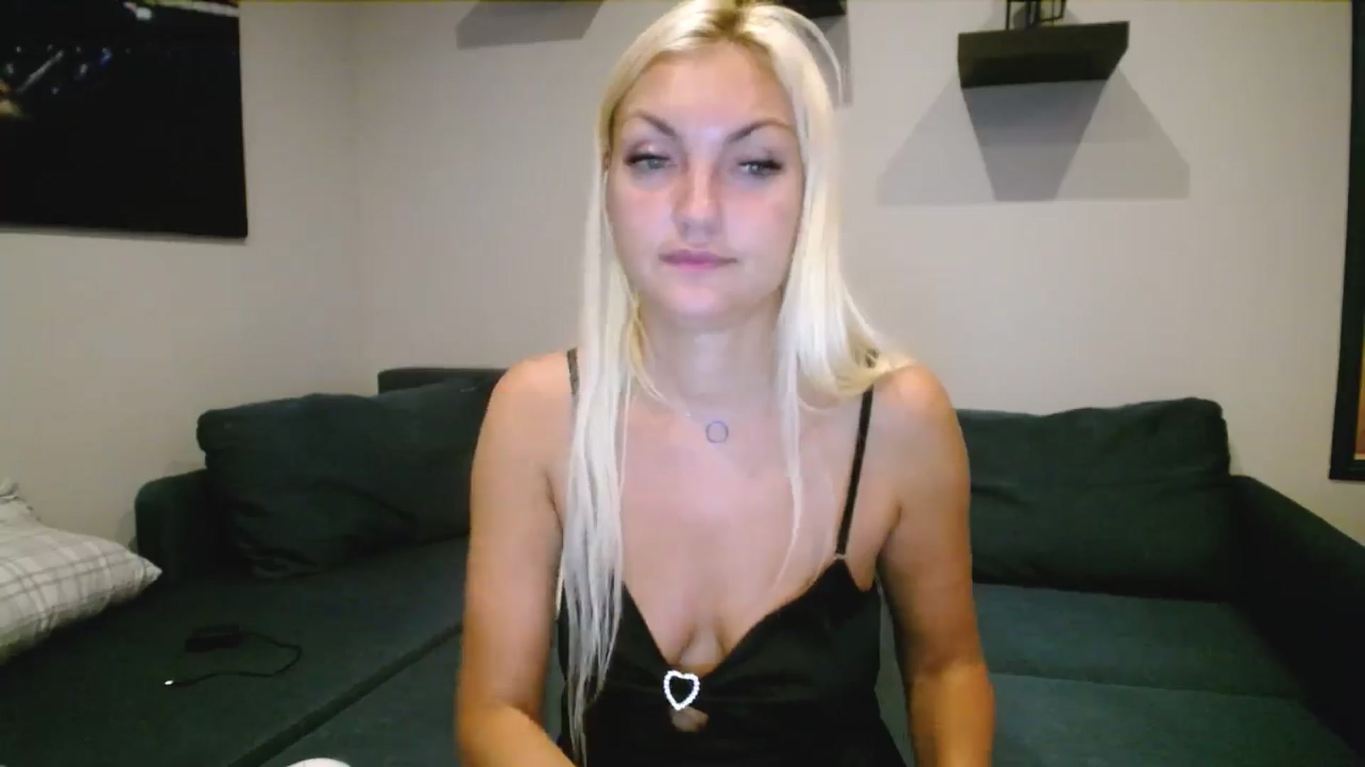 Gallery image thumbnail from AlissyaMay's myfreecams stream on, 08/15/2025, 19:54 image 17 of 20