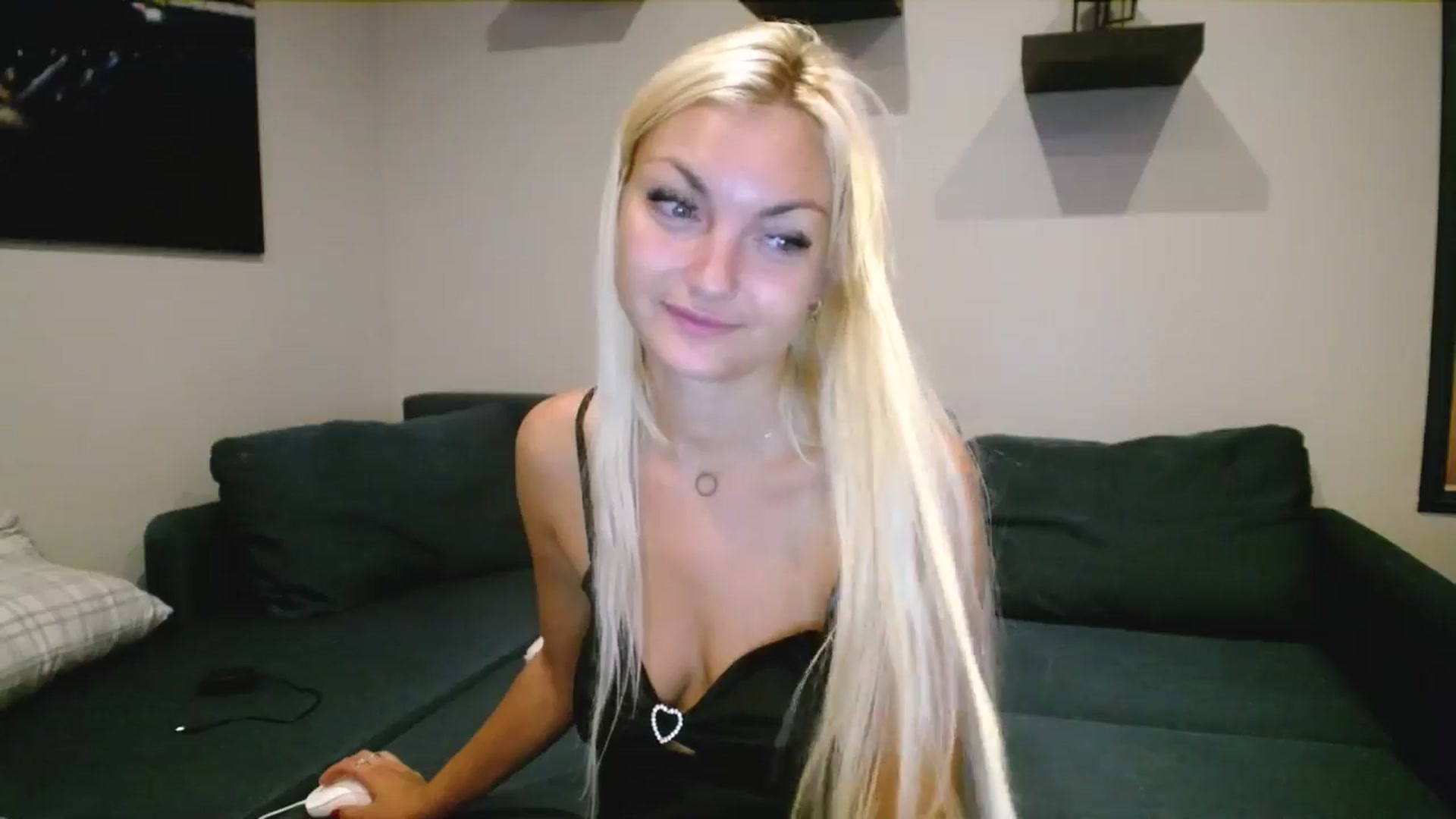 Gallery image thumbnail from AlissyaMay's myfreecams stream on, 08/15/2025, 19:54 image 18 of 20