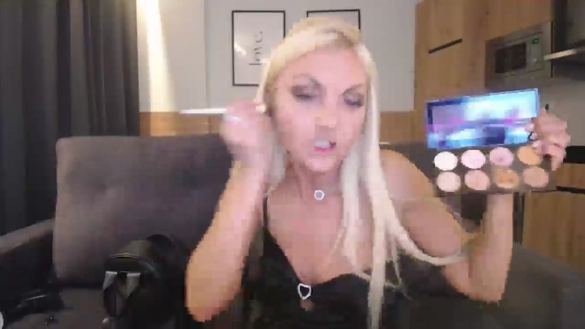 Gallery image thumbnail from AlissyaMay's myfreecams stream on, 08/28/2025, 22:44 image 18 of 20