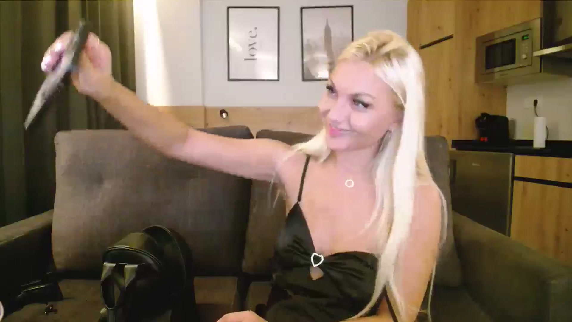 Gallery image thumbnail from AlissyaMay's myfreecams stream on, 08/28/2025, 22:44 image 17 of 20