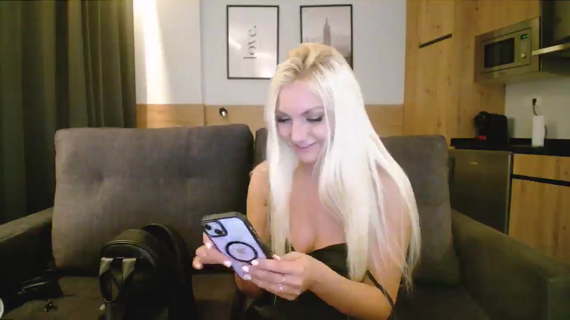 Gallery image thumbnail from AlissyaMay's myfreecams stream on, 08/28/2025, 22:44 image 13 of 20