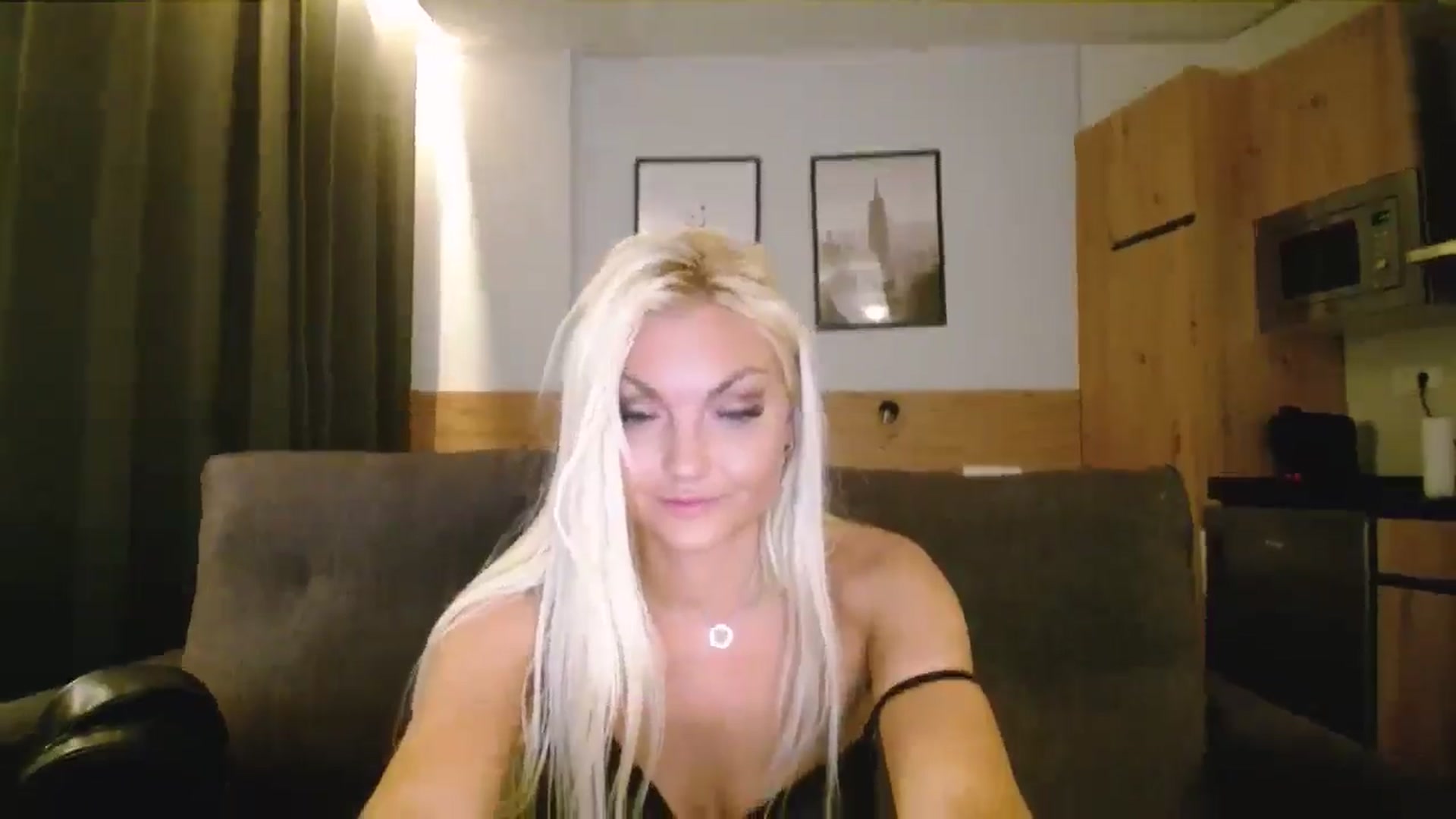 Gallery image thumbnail from AlissyaMay's myfreecams stream on, 08/29/2025, 24:00 image 6 of 20