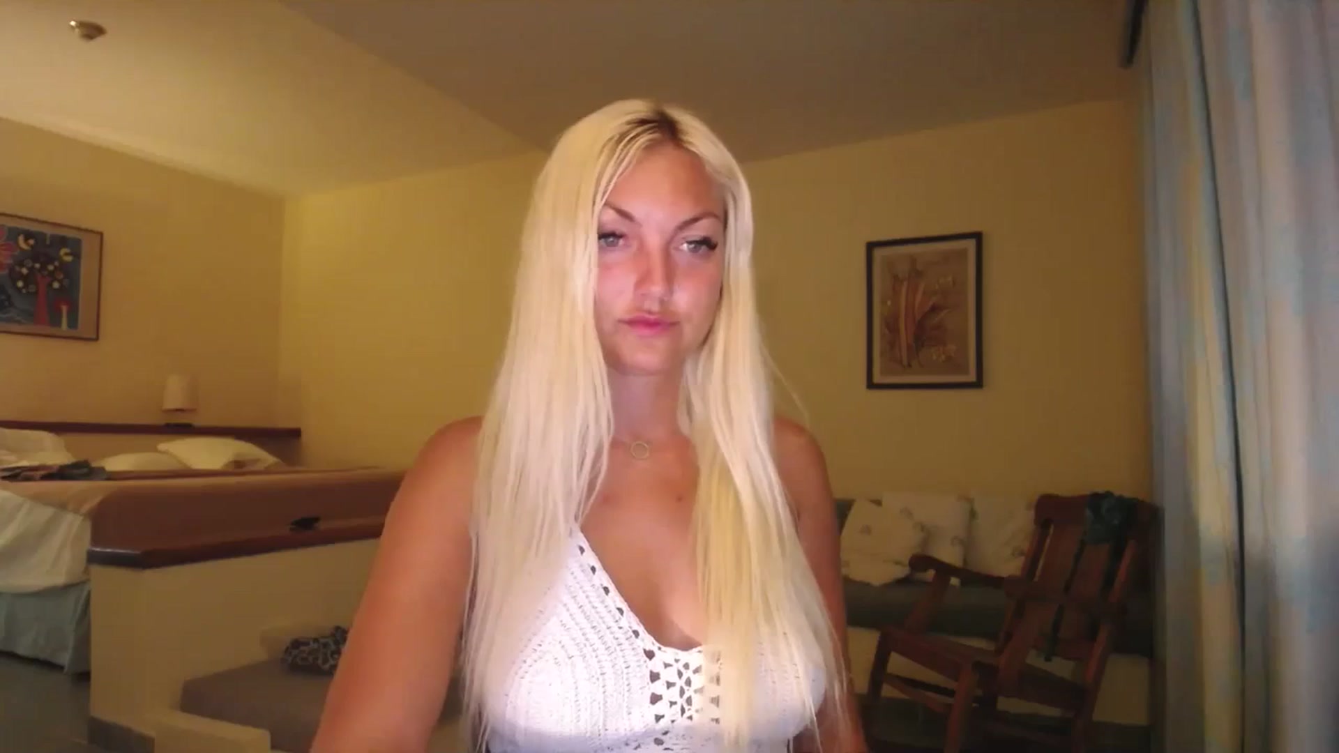 Gallery image thumbnail from AlissyaMay's myfreecams stream on, 09/22/2025, 23:20 image 3 of 20