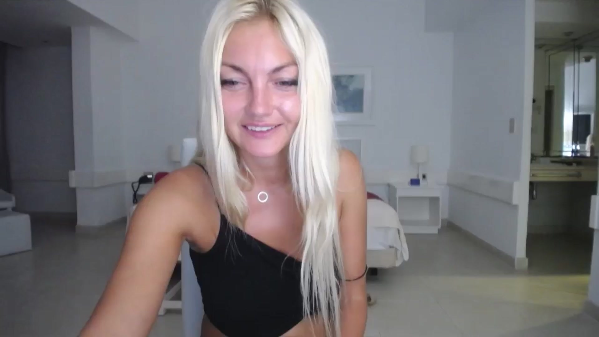 Gallery image thumbnail from AlissyaMay's myfreecams stream on, 10/12/2025, 07:17 image 14 of 20