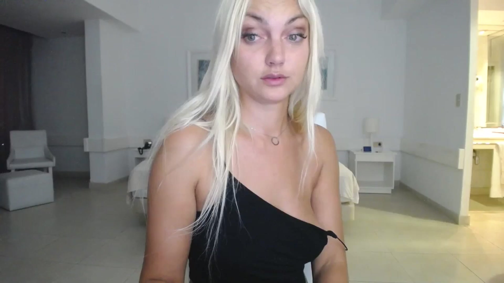 Gallery image thumbnail from AlissyaMay's myfreecams stream on, 10/14/2025, 03:47 image 16 of 20
