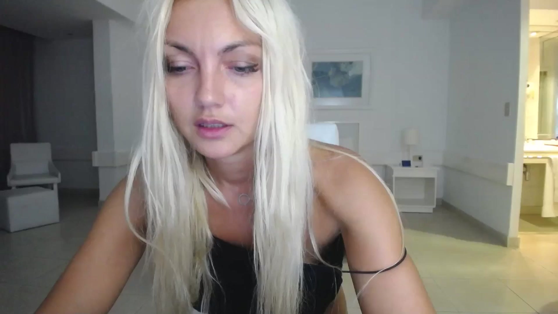 Gallery image thumbnail from AlissyaMay's myfreecams stream on, 10/14/2025, 04:10 image 12 of 20