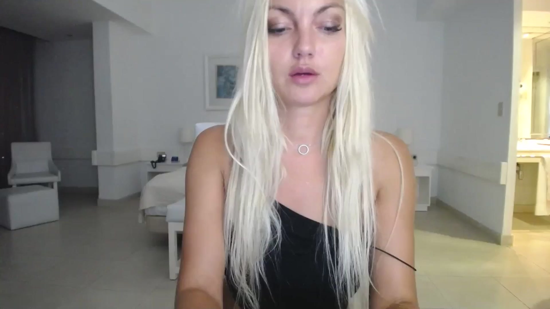 Gallery image thumbnail from AlissyaMay's myfreecams stream on, 10/14/2025, 04:10 image 7 of 20