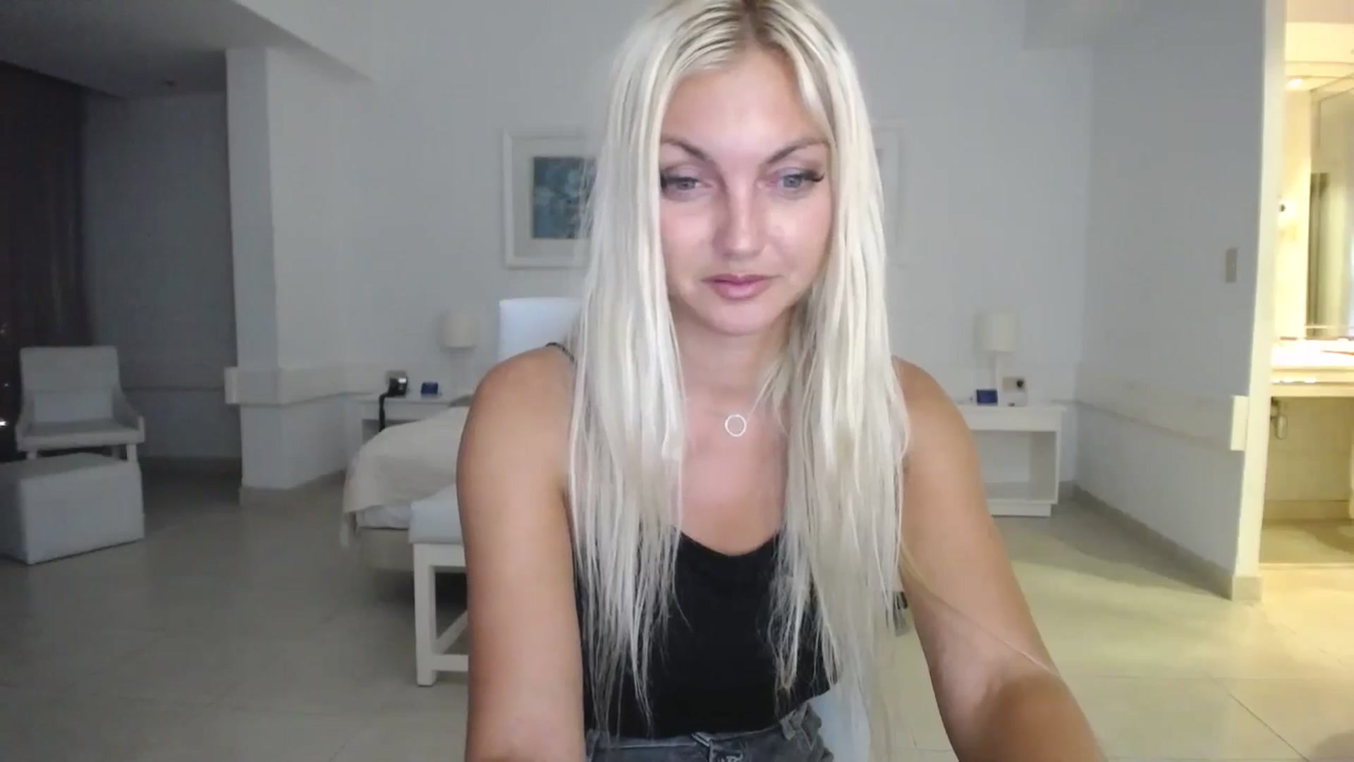Gallery image thumbnail from AlissyaMay's myfreecams stream on, 10/14/2025, 06:46 image 14 of 20