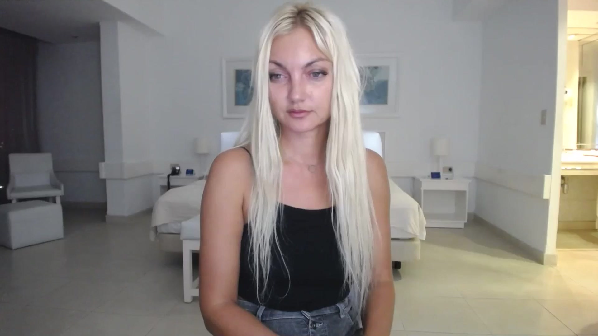 Gallery image thumbnail from AlissyaMay's myfreecams stream on, 10/14/2025, 06:46 image 6 of 20