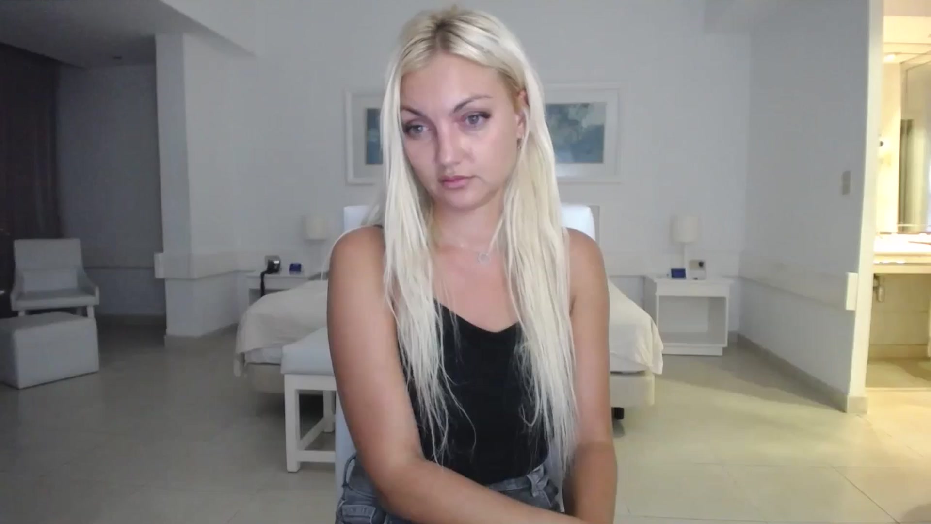 Gallery image thumbnail from AlissyaMay's myfreecams stream on, 10/14/2025, 06:46 image 4 of 20