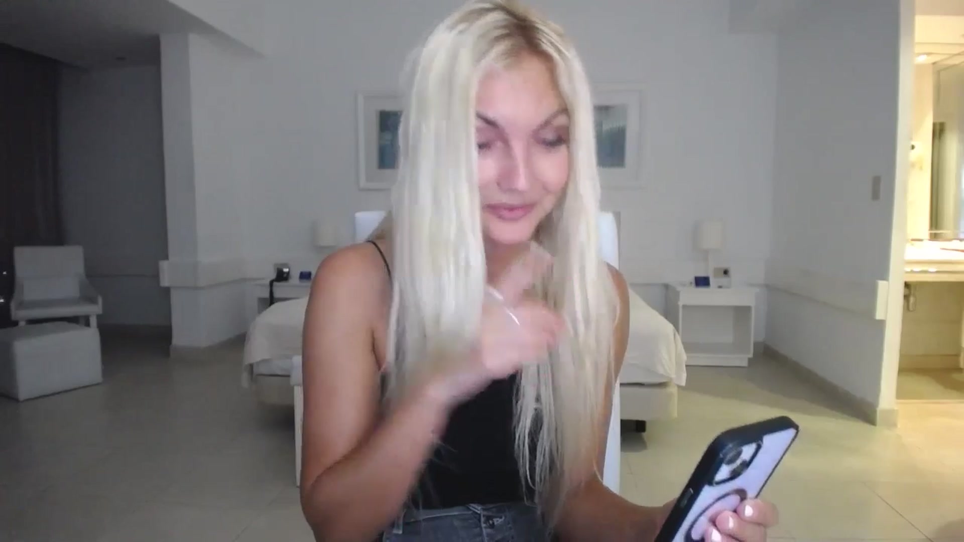 Gallery image thumbnail from AlissyaMay's myfreecams stream on, 10/14/2025, 06:46 image 19 of 20