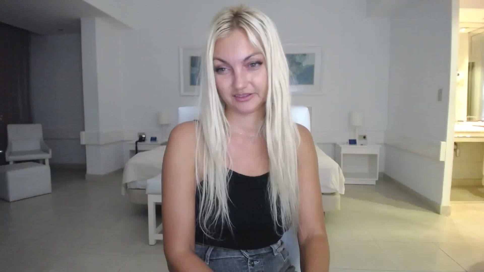 Gallery image thumbnail from AlissyaMay's myfreecams stream on, 10/14/2025, 06:46 image 18 of 20