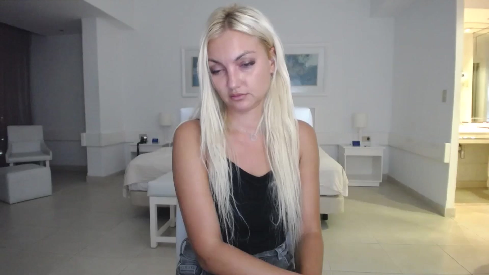 Gallery image thumbnail from AlissyaMay's myfreecams stream on, 10/14/2025, 06:46 image 5 of 20
