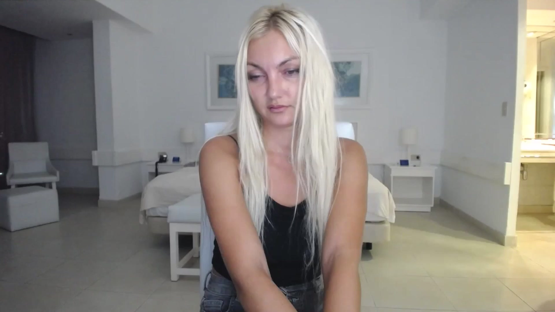 Gallery image thumbnail from AlissyaMay's myfreecams stream on, 10/14/2025, 06:46 image 2 of 20
