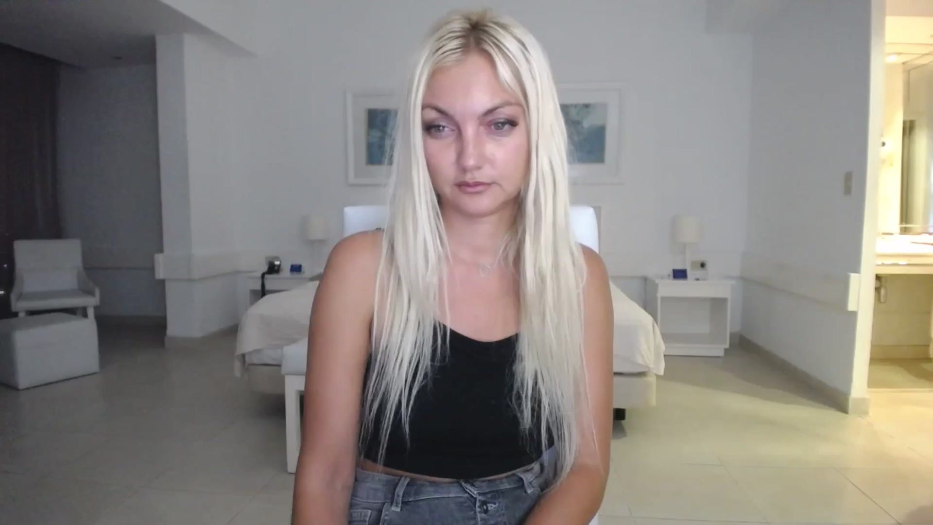 Gallery image thumbnail from AlissyaMay's myfreecams stream on, 10/14/2025, 06:46 image 13 of 20