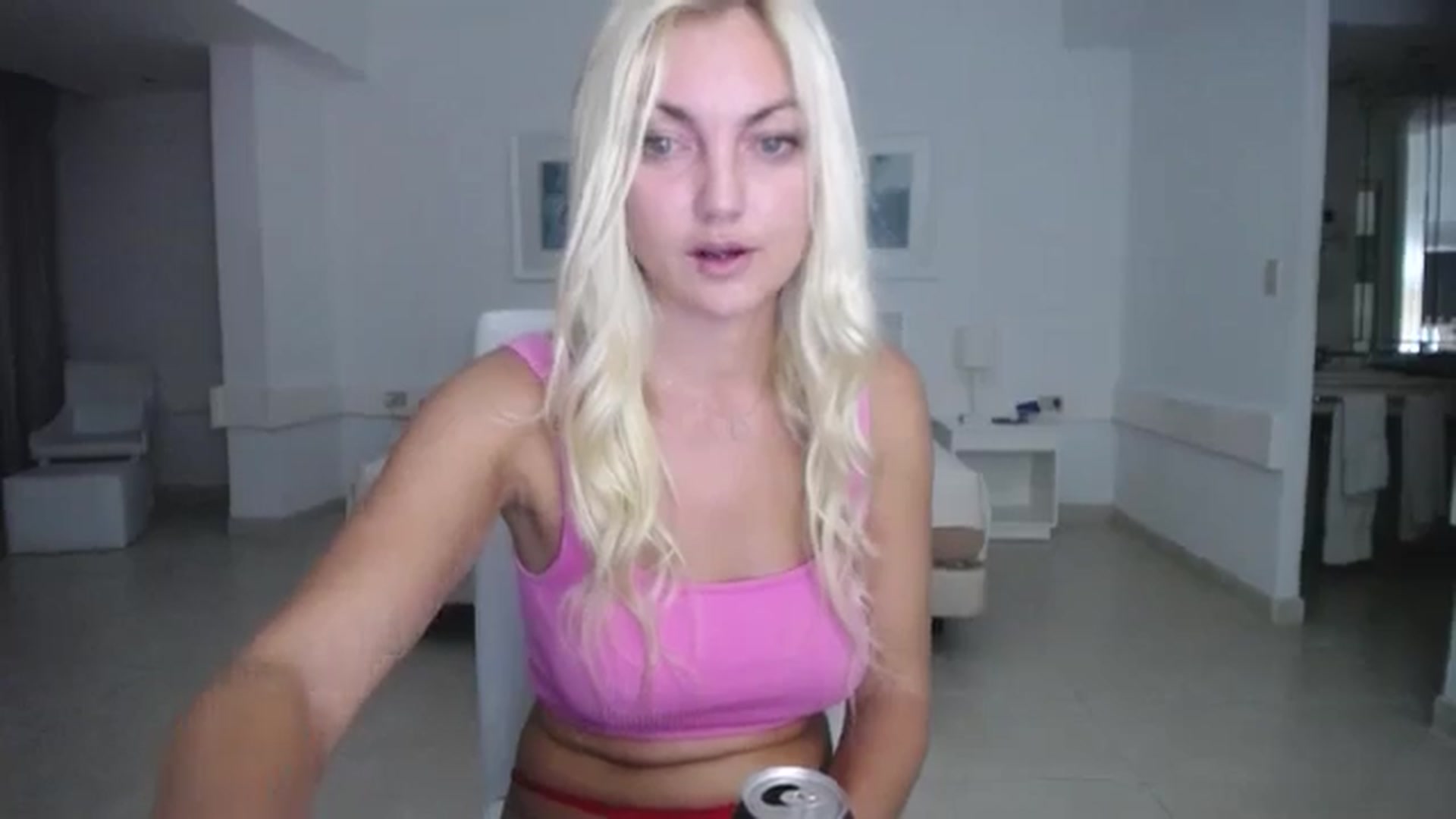 Gallery image thumbnail from AlissyaMay's myfreecams stream on, 10/31/2025, 24:18 image 12 of 20