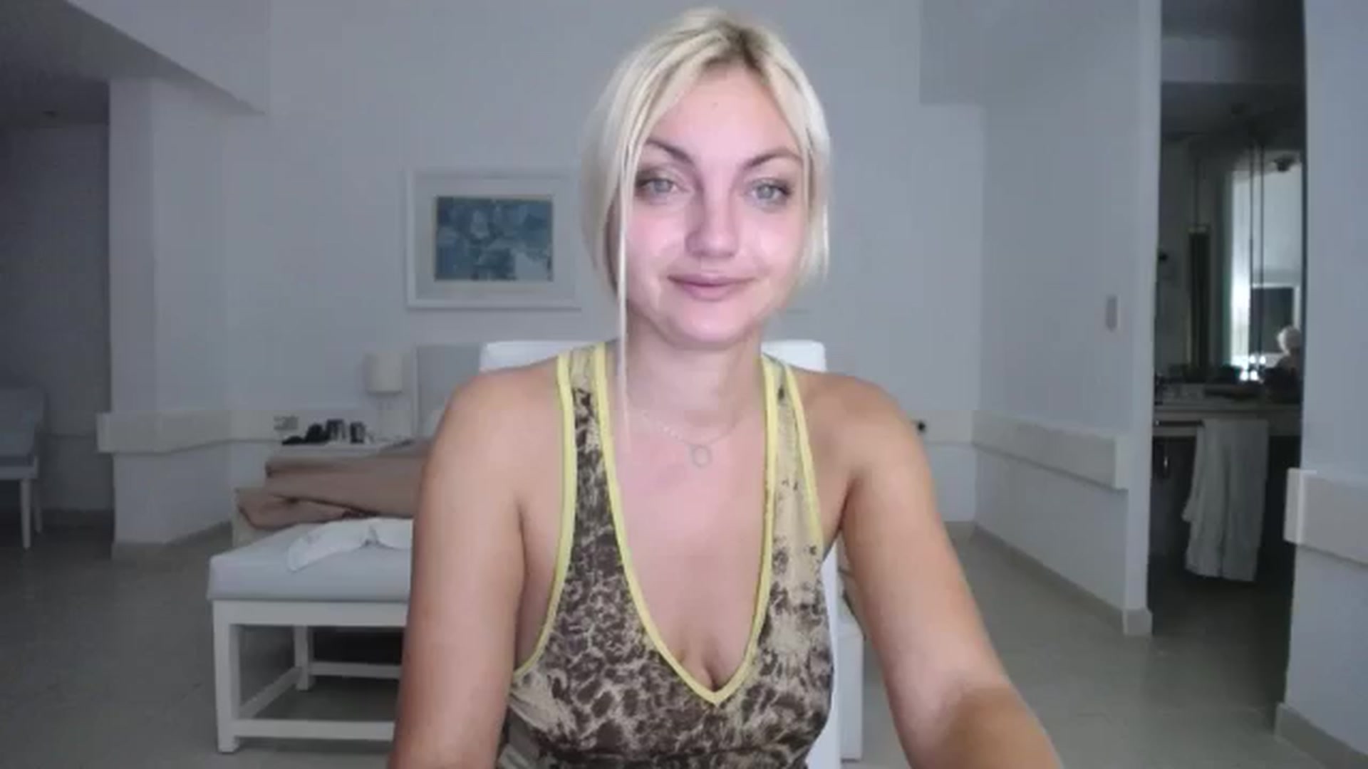 Gallery image thumbnail from AlissyaMay's myfreecams stream on, 11/06/2025, 09:01 image 18 of 20