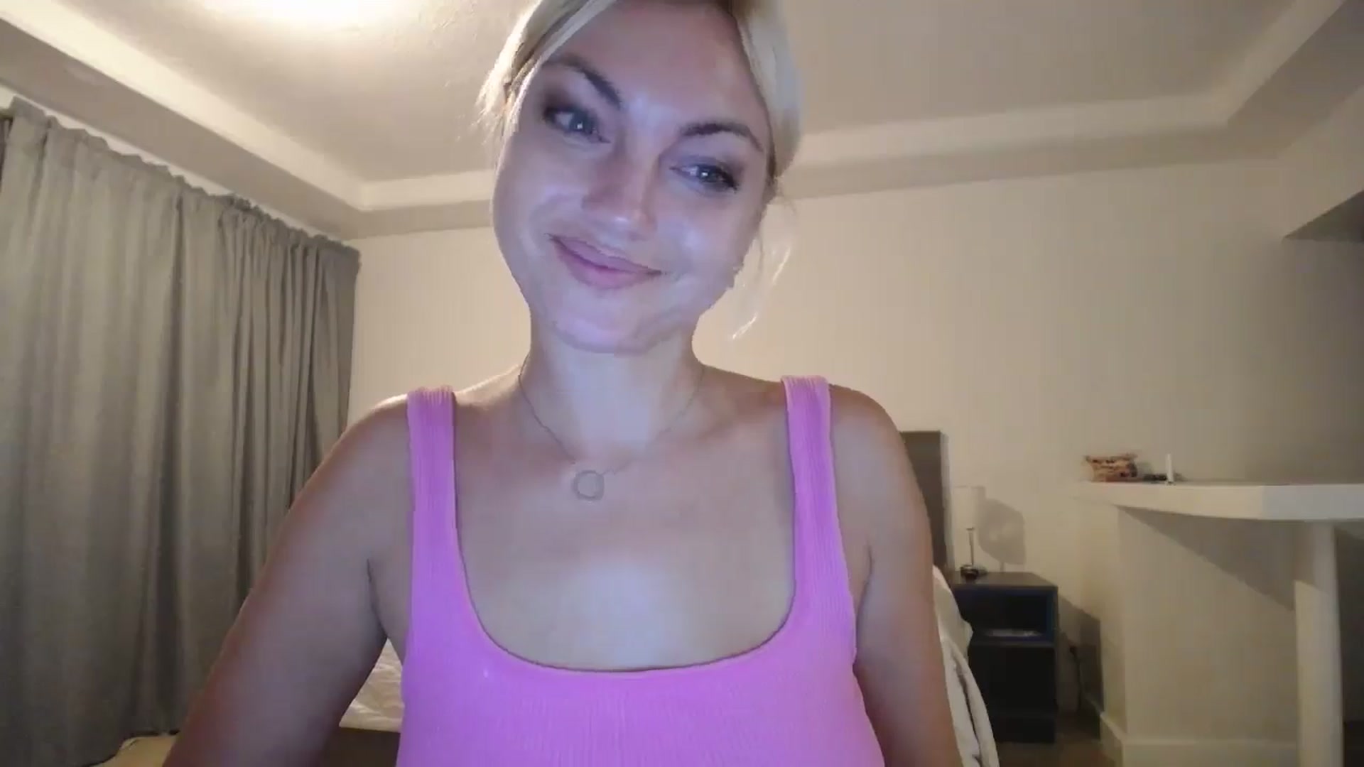 Gallery image thumbnail from AlissyaMay's myfreecams stream on, 11/08/2025, 04:07 image 14 of 20