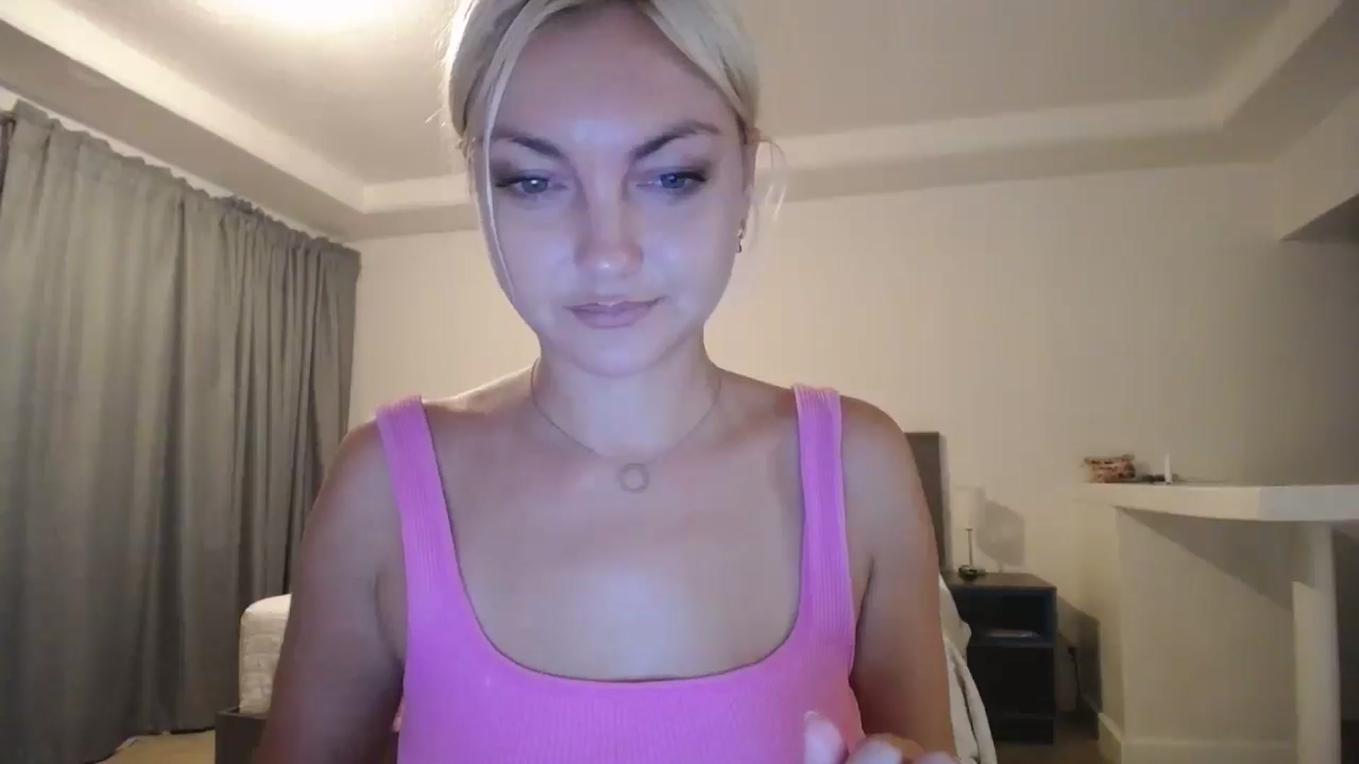 Gallery image thumbnail from AlissyaMay's myfreecams stream on, 11/08/2025, 04:07 image 11 of 20