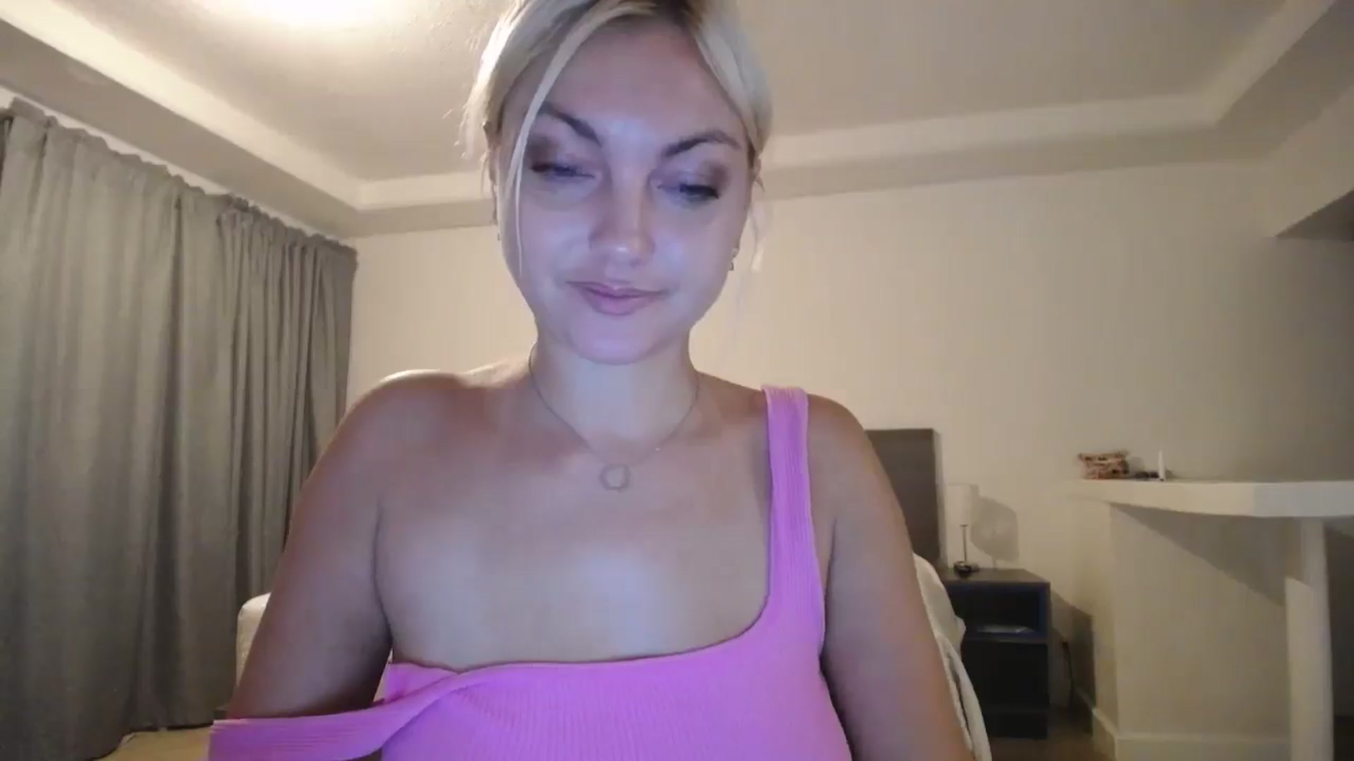 Gallery image thumbnail from AlissyaMay's myfreecams stream on, 11/08/2025, 04:07 image 20 of 20